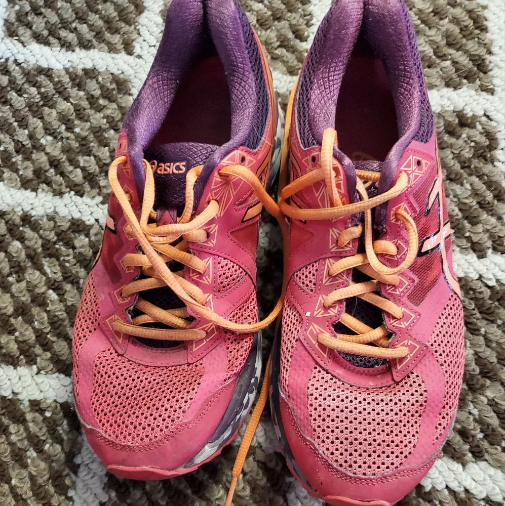 ASICS - Picture 2 of 3